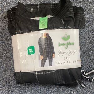 - Honeyden Super Soft 2 Piece Plaid Pajama Set PJs